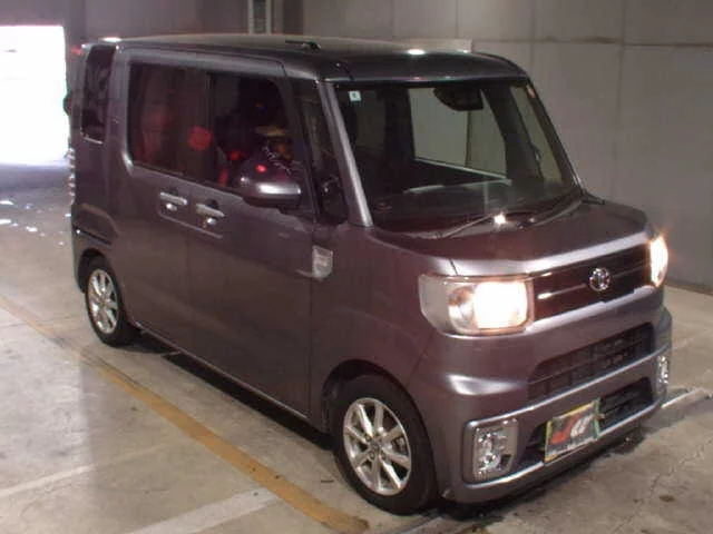 Toyota Pixis Mega LA700A 2021